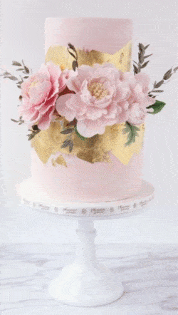 metallic-wedding-cake-trend-2018